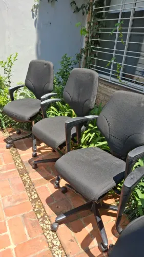 5 cadeiras Giroflex 64 Candall F6 ou G64