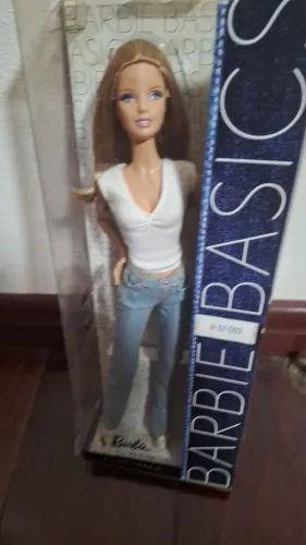 Barbie Basics Jeans collection 002 - model 07 - nunca removida da caixa (NRFB)