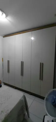 Guarda roupa 6 portas em estado de novo 