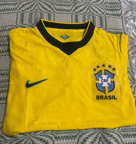 Camisa Brasil amarela Tamanho P