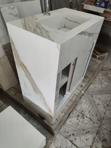 Lavatório em porcelanato com gabinete