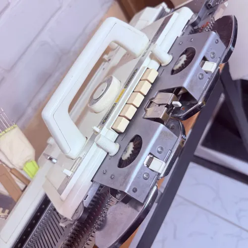 Máquina de Tricô Elgin Brother Completa com Frontura + Acessórios