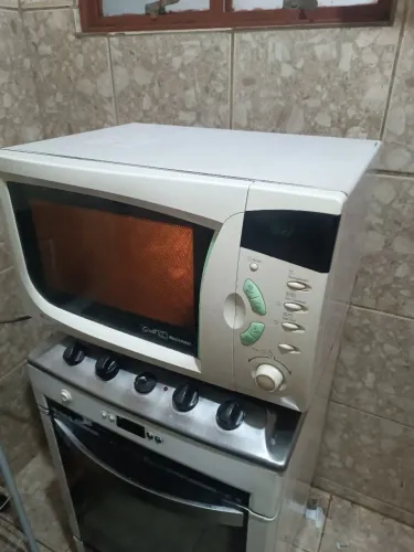 Microondas lg ótimo estado funciona perfeitamente 25 litros