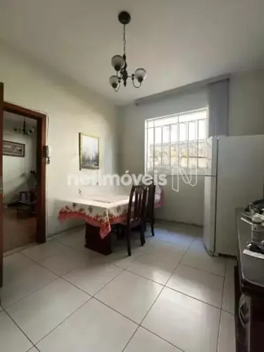 Apartamento de 02 quartos no Centro - Excelente custo-benefício