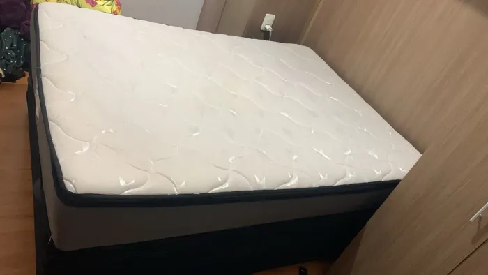 Colchão de casal com Ensacadas Pillow