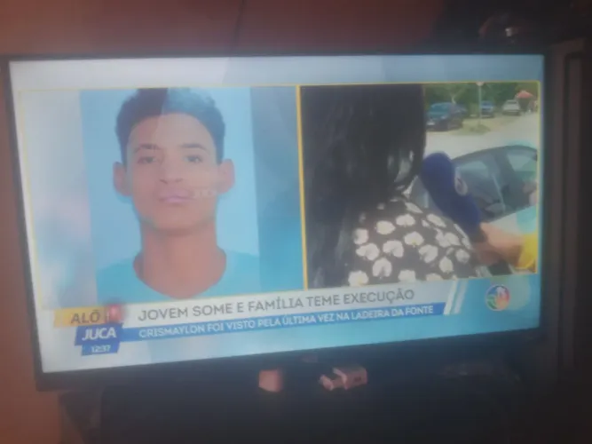 Vendo TV 32 polegadas smart em perfeito estado bem conservada e sem problema algum
