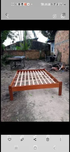 Cama de madeira