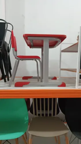DIA DAS CRIANÇAS Conjunto Escolar Mesa E Cadeira Infantil Vermelho E Cinza
