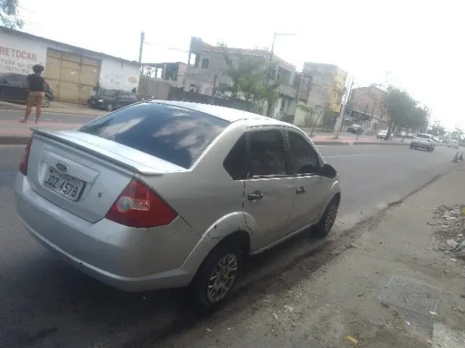 Ford Fiesta Sed. Personnalite 1.0 8V 4P 2005