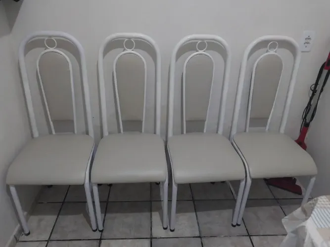 Vendo 4 cadeiras 