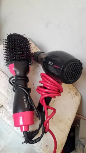Secador e escova secadora