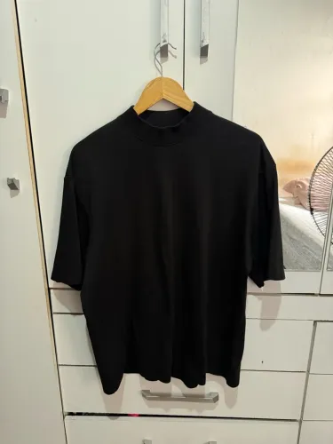 Camiseta boxy de gola alta 