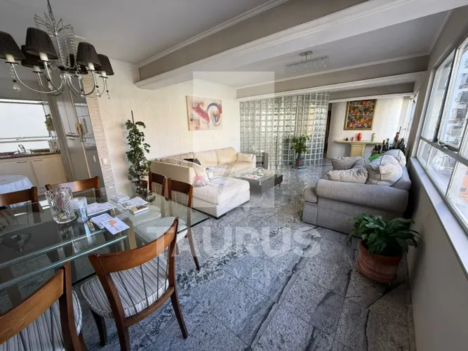 Apartamento para comprar com 3 quartos, 1 vaga, 126m², em Moema, São Paulo-SP.