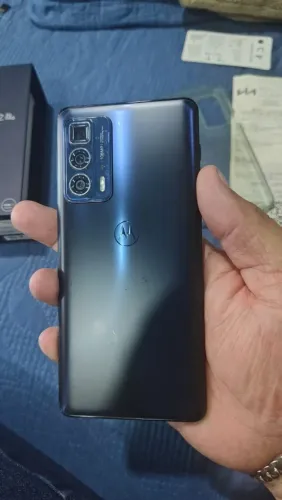 Motorola Edge 20 pro na caixa