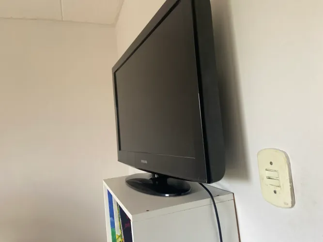 Vende se tv, está sem ligar