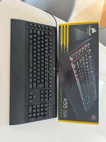 Teclado Corsair K55 RGB