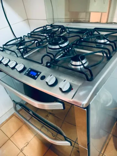 Vendo oportunidade vim buscar fogao novo de dois fornos Electrolux relógios e gril inox