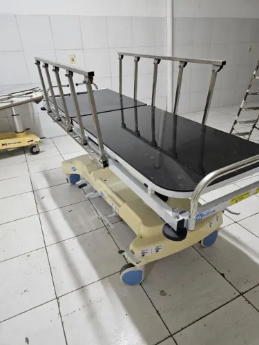 Cama hospitalar tipo maca