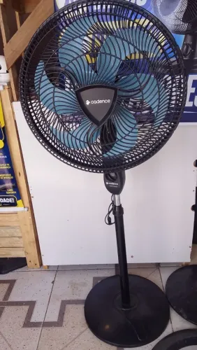 ventilador grande candence de coluna 