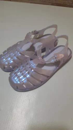 Vendo Sandália Melissa holográfica seminova N 36