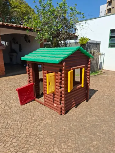 Casinha Infantil de Plástico Estilo Cabana (Excelente Estado)
