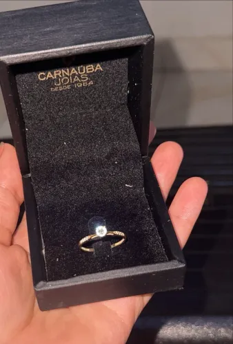 Vende-se Anel solitário em ouro 18k