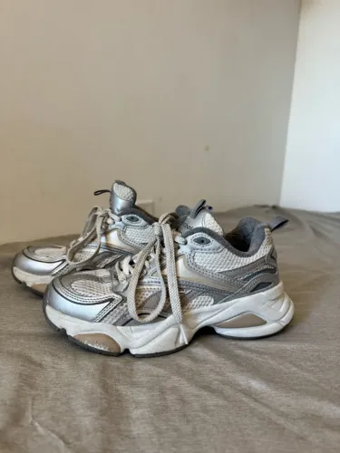 Tênis Reebok Original Feminino Prata/Branco - Excelente Estilo