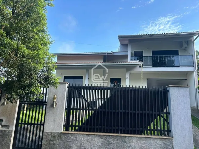 Casa com 298m² em Massaranduba, SC