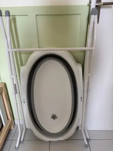 Banheira dobrável com suporte