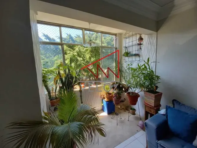 Apartamento - / Residencial / Glória