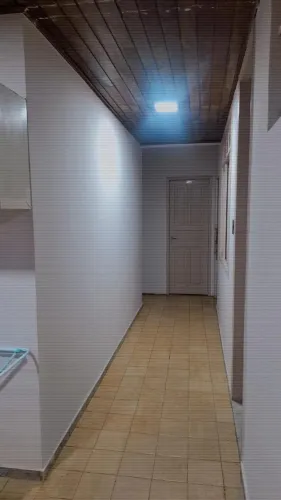 Apenas um quarto mobiliado. Nao e kitnet