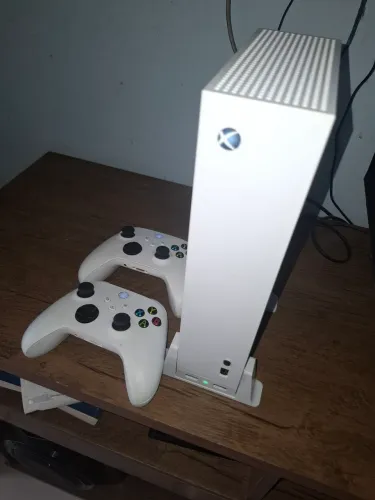 Xbox series branco.