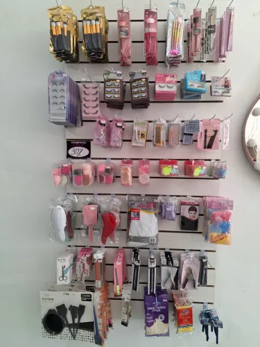 VENDO ESTOQUE INTEIRO DE COSMÉTICOS PARA REVENDA --PREÇO DE CUSTO