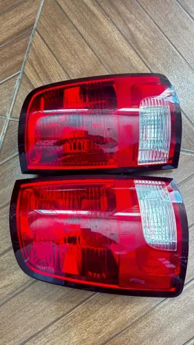 Lanternas traseiras dodge ram 