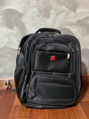 mochila SWISSLAND preta executiva