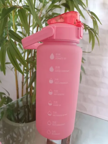 Garrafa squeeze lyor rosa em policarbonato 2l