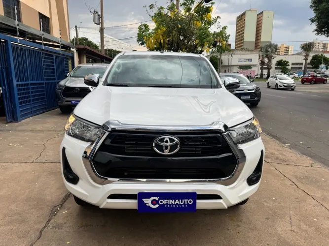Toyota Hilux CD SRV 4X4 2.8 TDI Diesel Aut. 2024