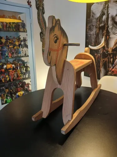 Cavalo de Madeira Retrô 