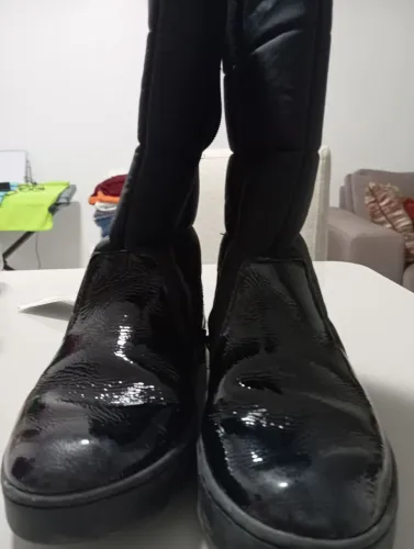 VENDE LINDA BOTA BIBI PRETA
