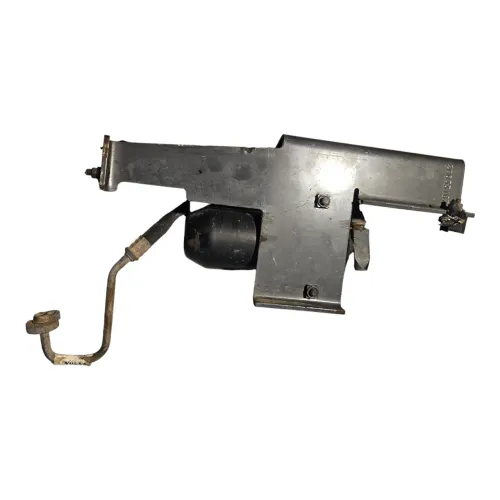 condensador do ar condicionado com suporte Volvo Vm310