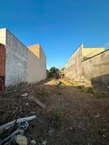 VENDO TERRENO DOCUMENTADO - PARQUE ARAÇAGY