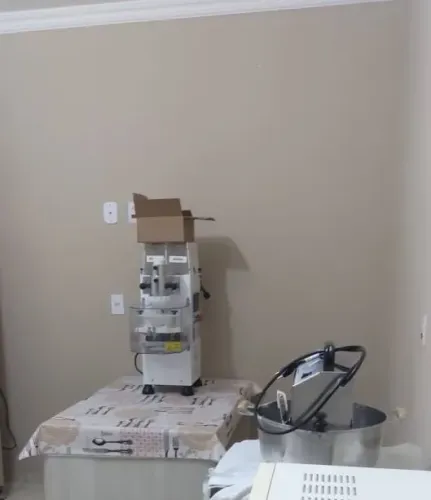 MÁQUINA DE SALGADOS SEMI NOVA 