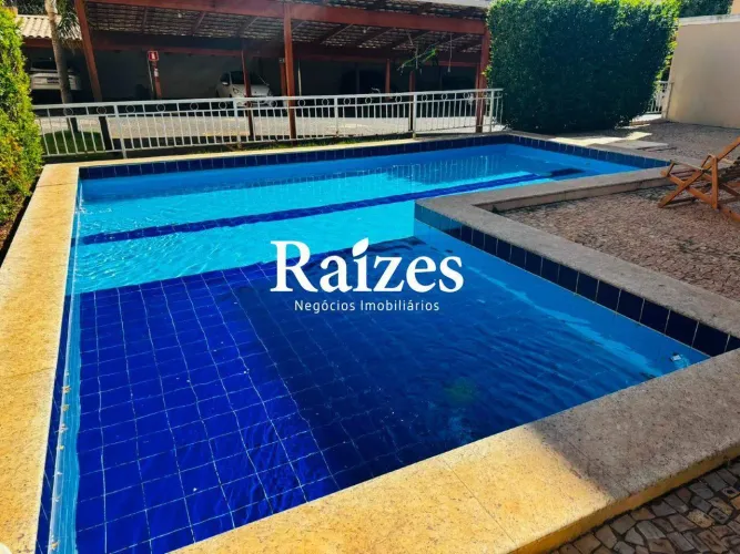 Apartamento Térreo à Venda Próximo ao Praia Clube, 3 Quartos, Quintal Privativo e Suíte em