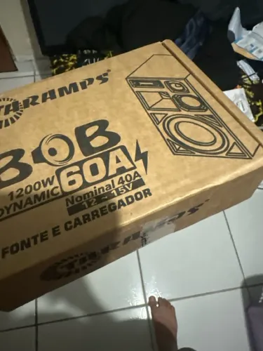 Fonte automotiva Taramps BOb 60 amp