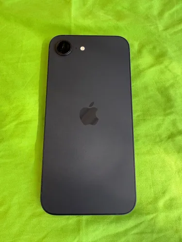 Vendo IPhone 16e nunca usado