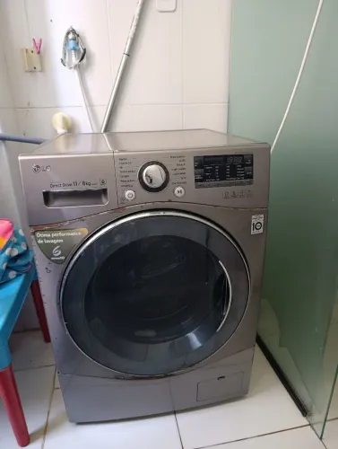 Máquina de lavar e seca LG 11kg