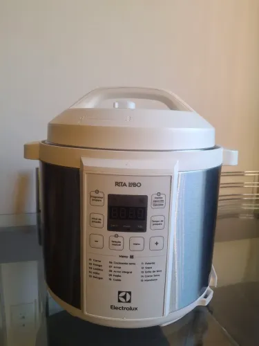 Panela de pressão Electrolux PCC 21 6Litros