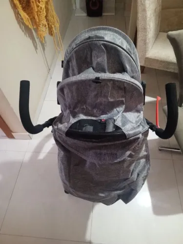 Vendo carrinho de bebê Maxi semi-novo