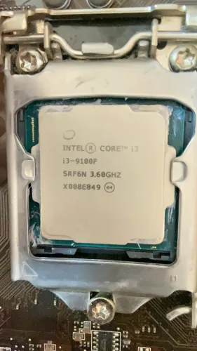 Kit i3-9100F + Placa-mãe H310  Vendo processador Intel Core i3-9100F placa-mãe H310