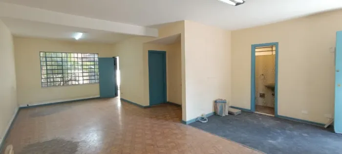 Casa comercial para locação com 191m² em Moema